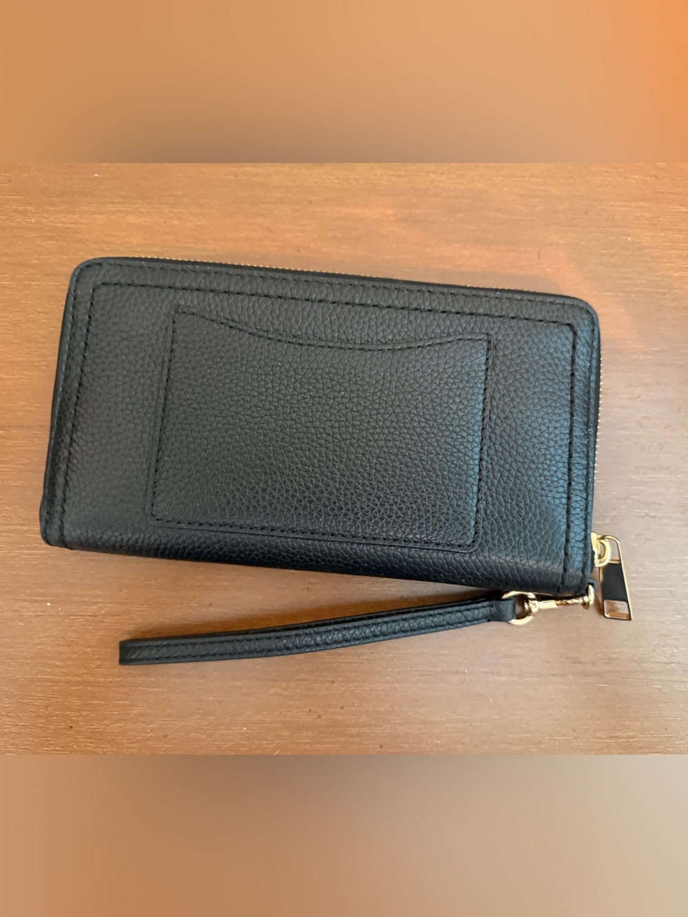 Marc Jacobs Black Leather Zip Wallet Wristlet with Gold Logo - Picture 2 of 4